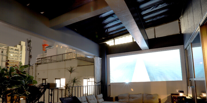 雨除けスクリーンシェード