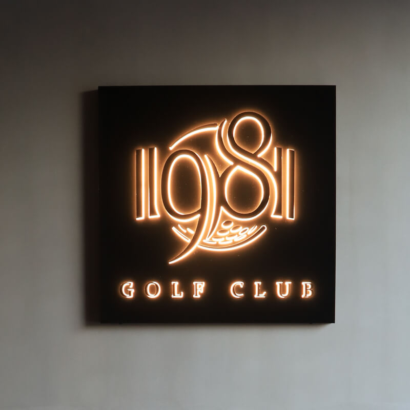 エントランス 看板